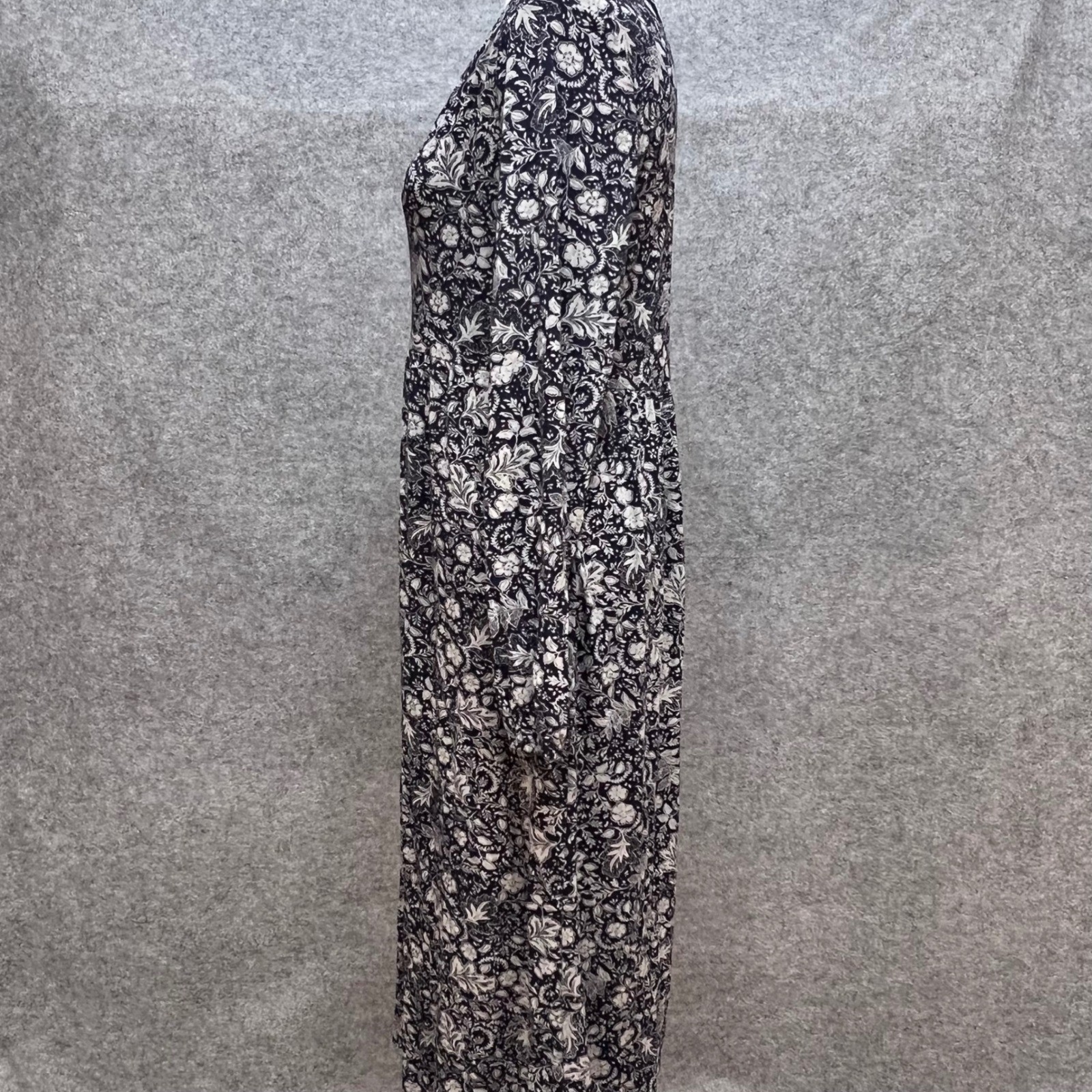 Isabel Maternity by Ingrid & Isabel Navy White Floral V-Neck Midi Dress Medium