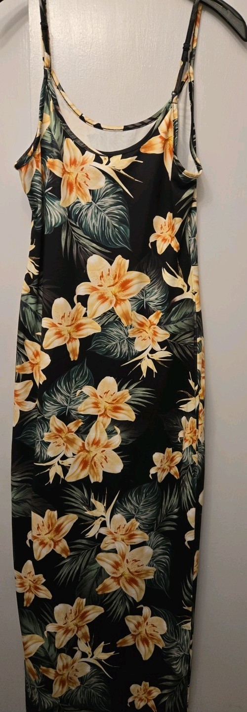 Women’s Sleeveless Floral Dress Size Small 30 In Chest Shein Excellent Condition