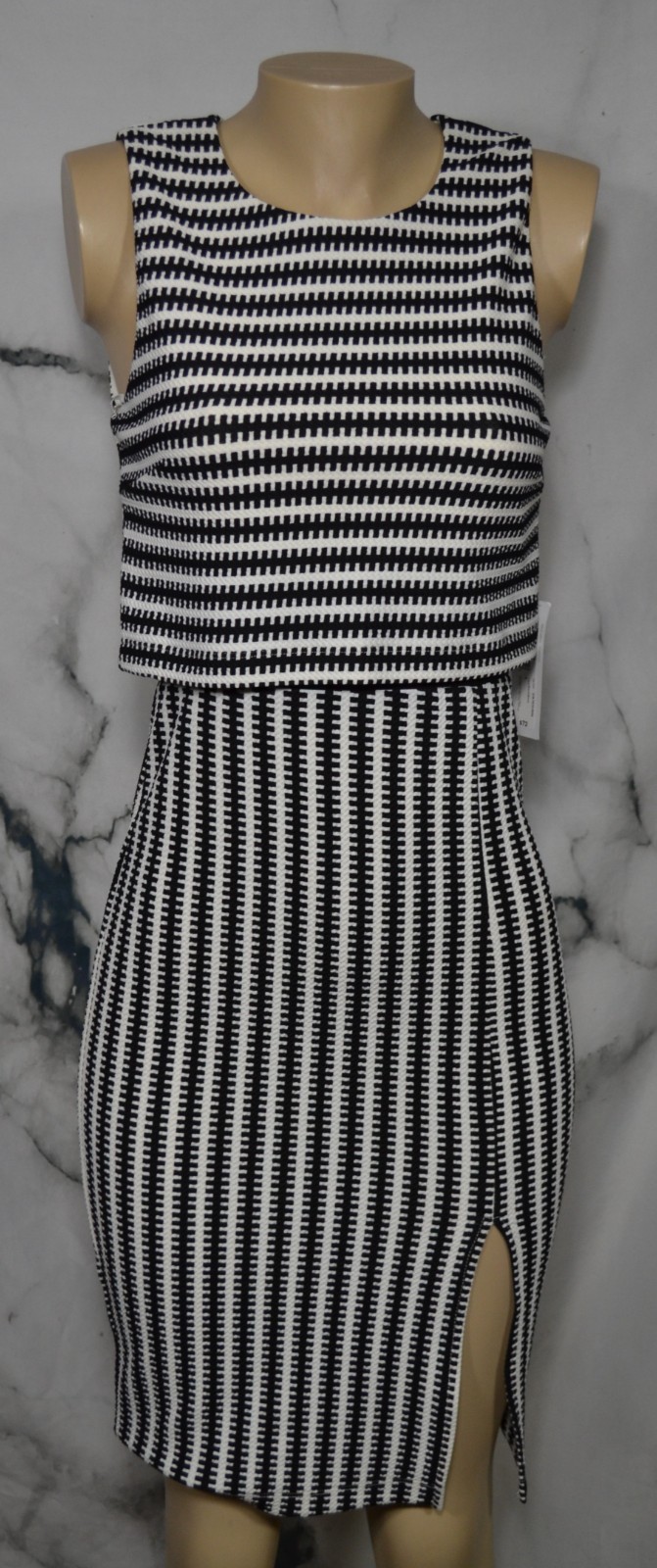 BISOU BISOU NEW NWT Black White Patterned Sleeveless Dress 4 Lined Bodice