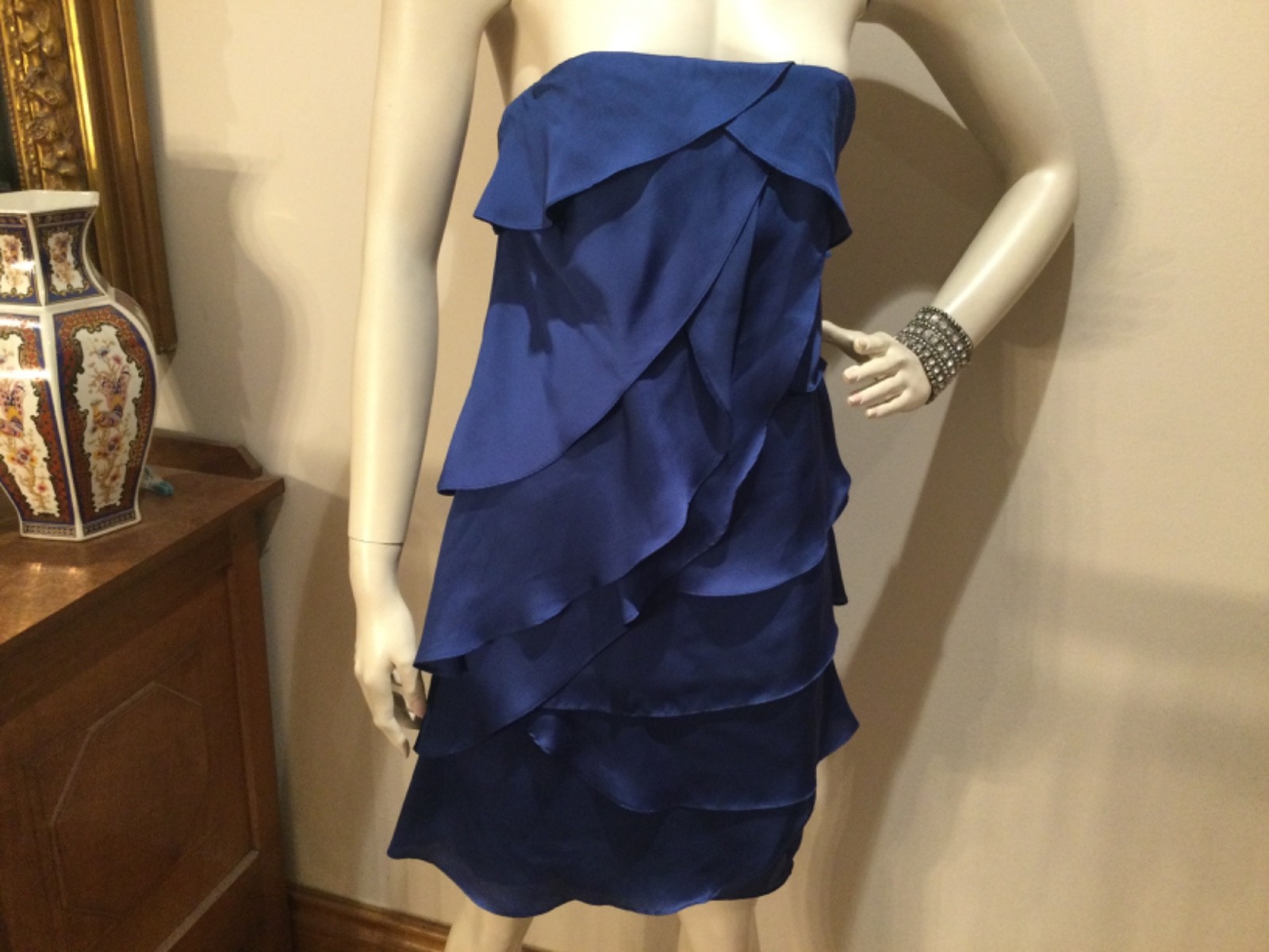 Coast woman’s dress size uk 6 new with tags RRP £125.00 straps can be worn