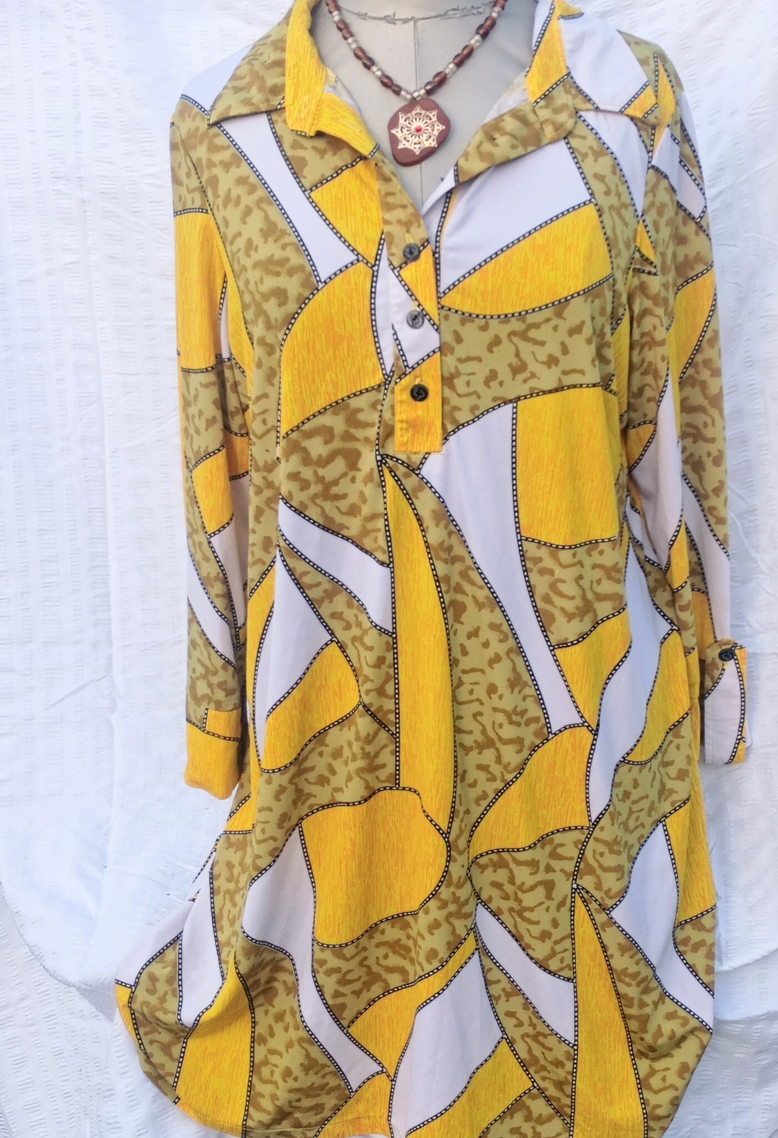 70s “Style” Design 3/4 Sleeve Collared Stretch Dress Funky Groovy Free Necklace