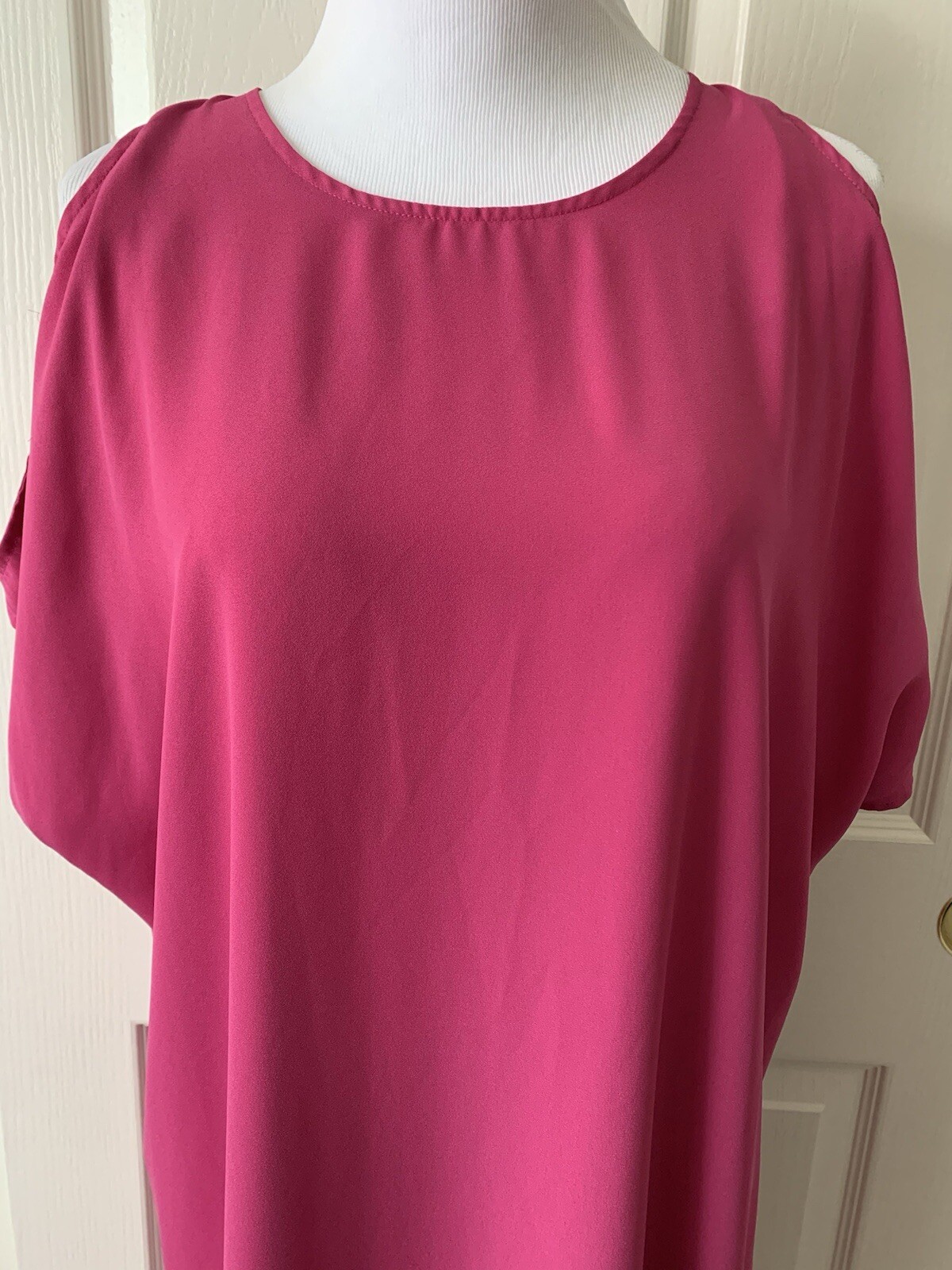 MOSSIMO BEAUTIFUL COLD SHOULDER SHORT SLEEVE POLYESTER LINED DRESS – SIZE XL