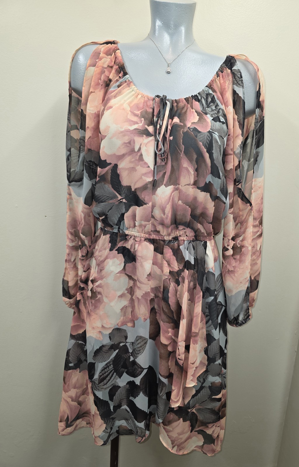 Jennifer Lopez Pink Gray Black Floral Chiffon A-Line Dress S Cold Shoulder