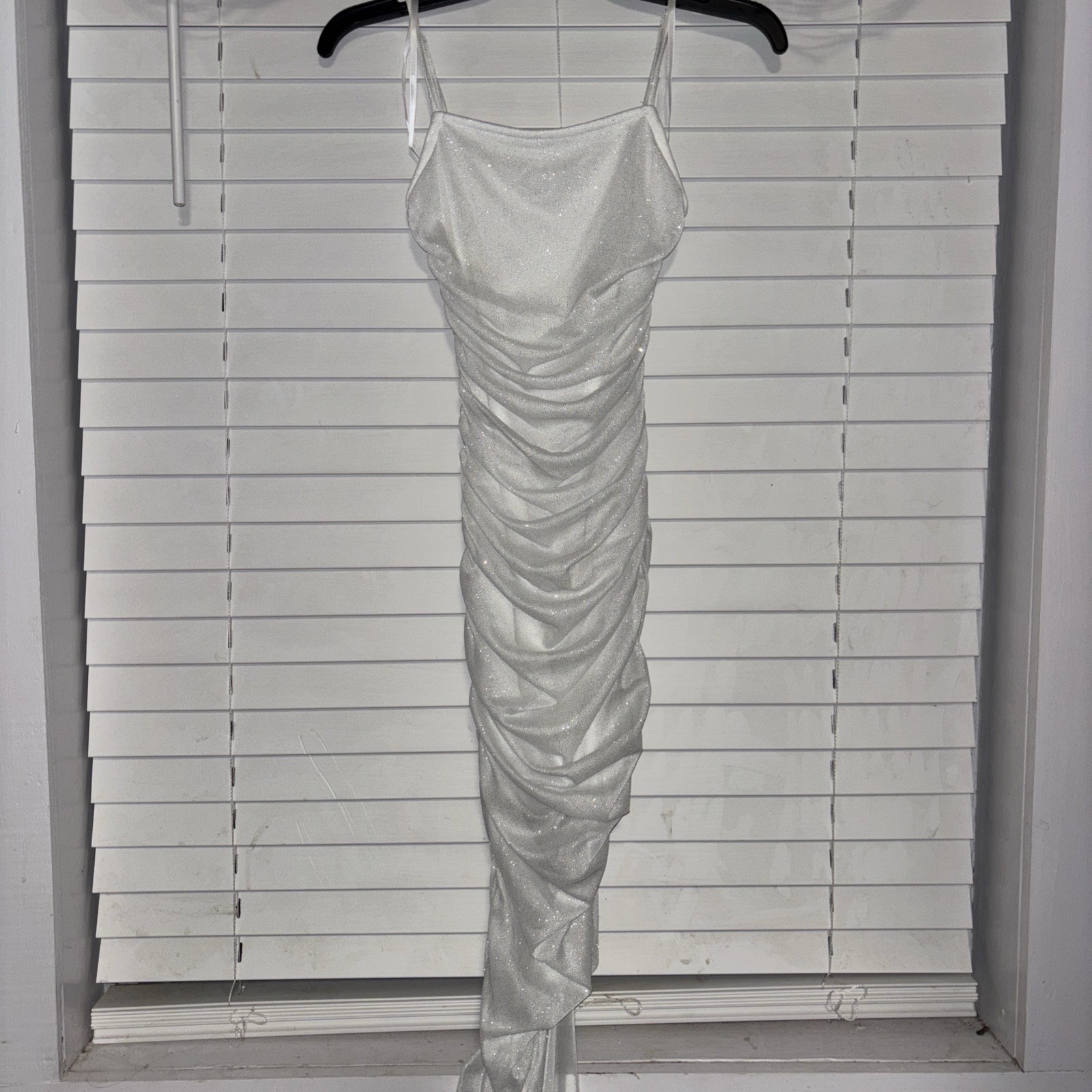 Jump Apparel Juniors XS Body Con Dress With A High Low Bottom White Sparkle