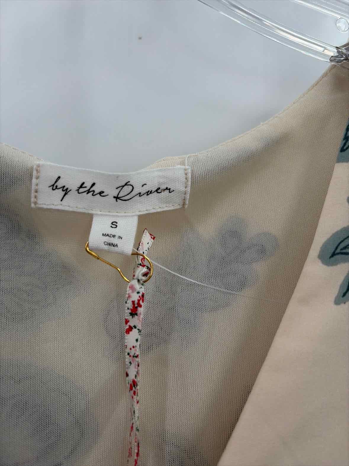 Pre-Owned By The River Ivory Size Small Floral Maxi Short Sleeve Dress