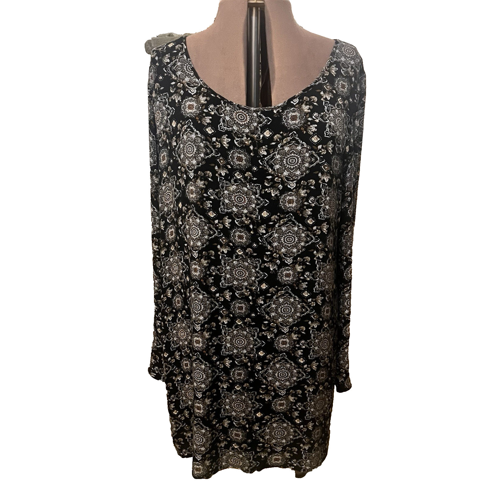 R n B. Size 2X Rayon Stretch Pullover Dress. Scoop Neck. X back. Lined. B125