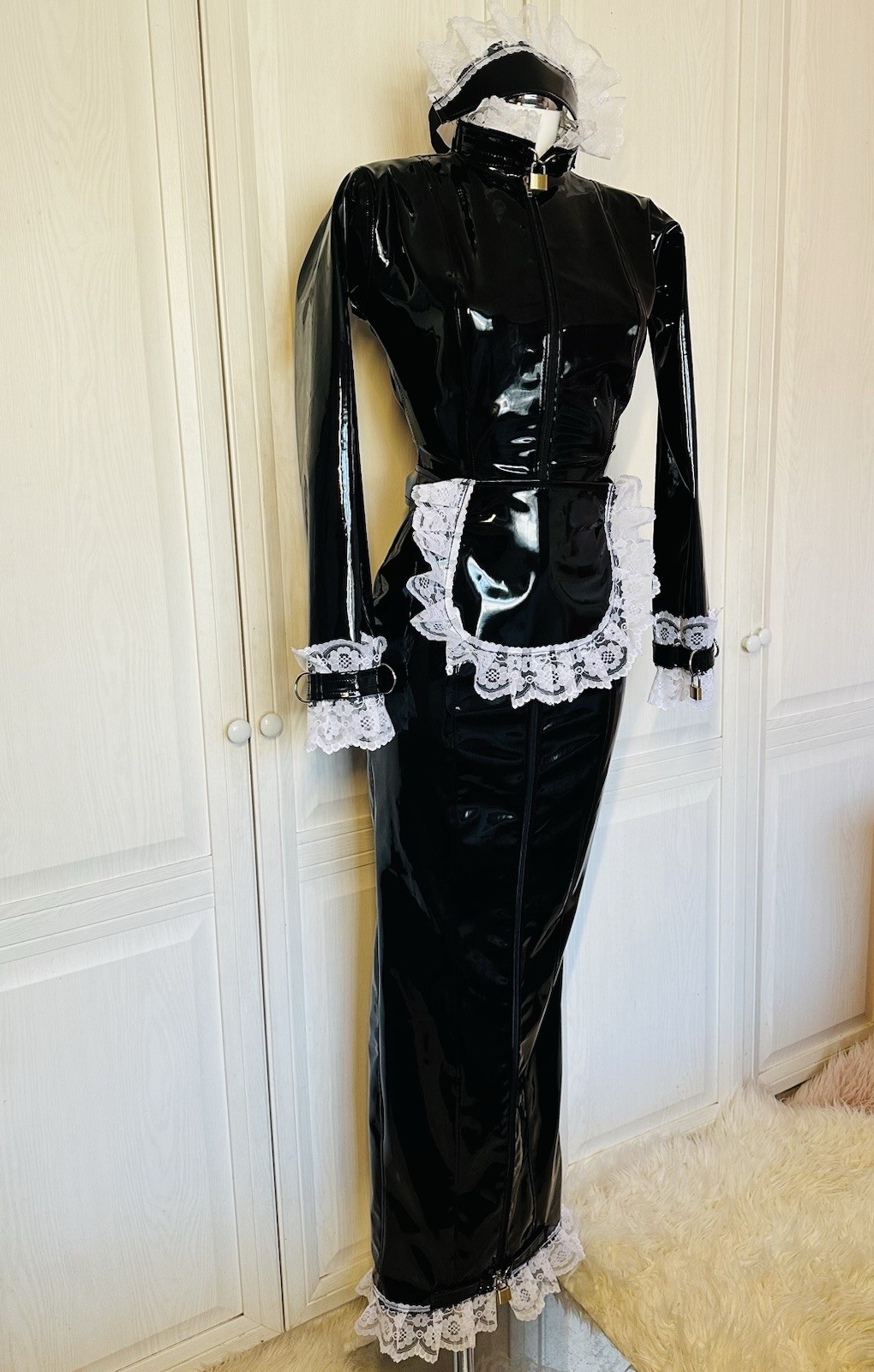 Misfitz blk PVC & lace padlock lockable sissy Maids hobble dress. SIZE 20. CD