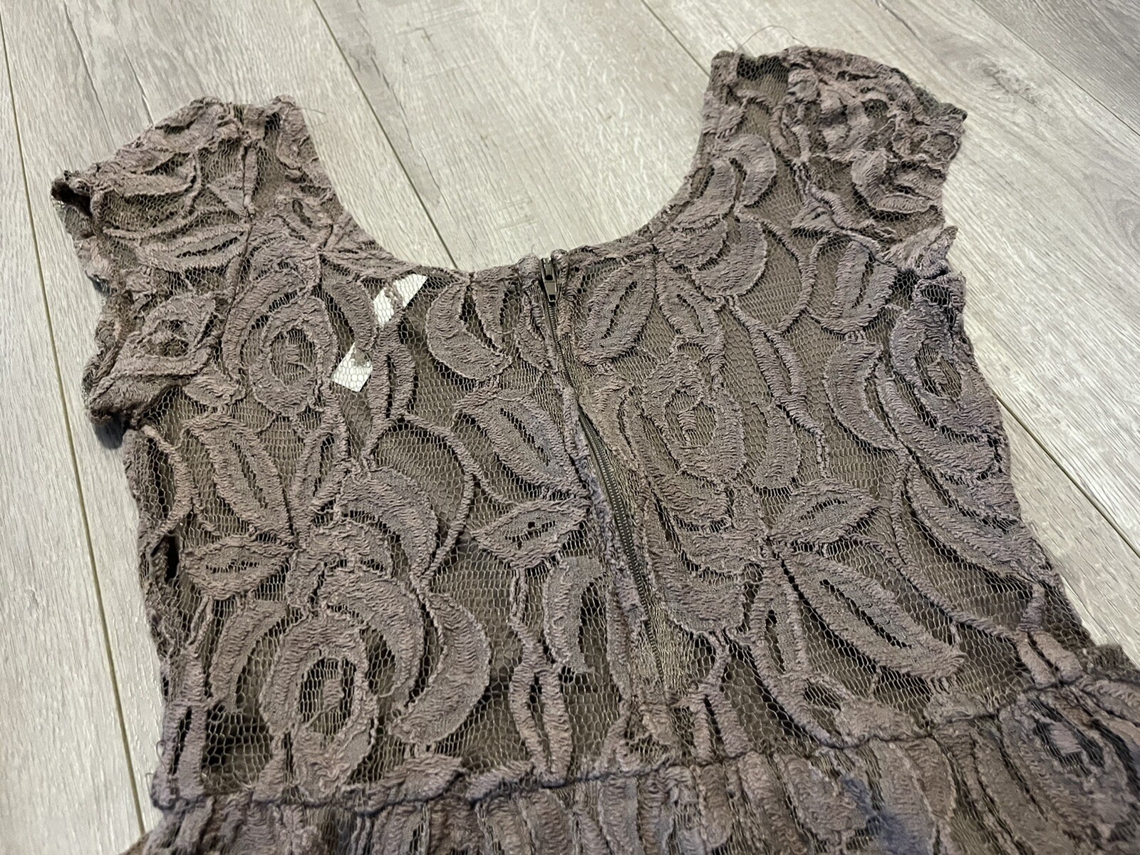 Bella D Taupe Lace Dress Size Small