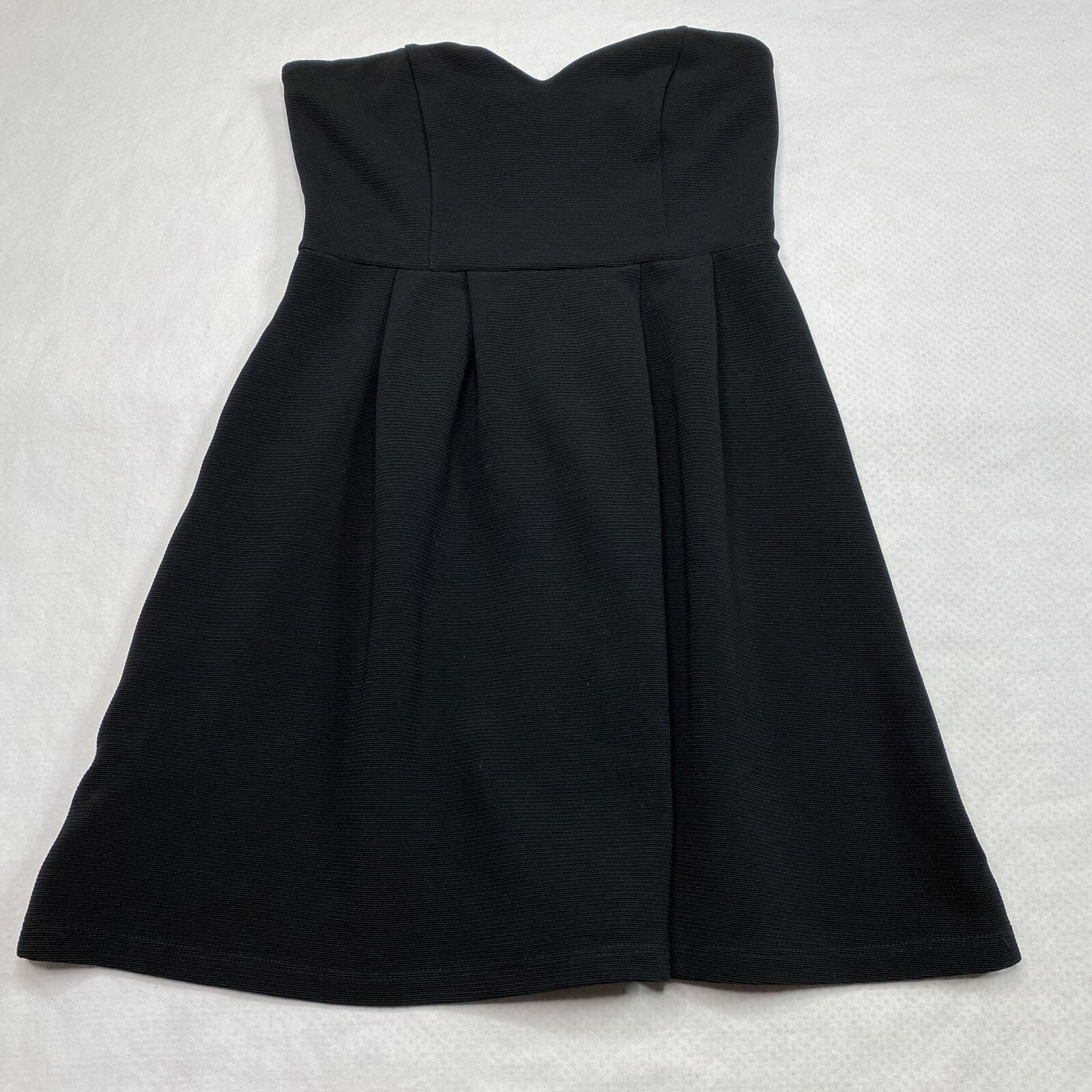 Forever 21 Womens Dress sz S Black Strapless Knee Length A Line Stretch Pleated