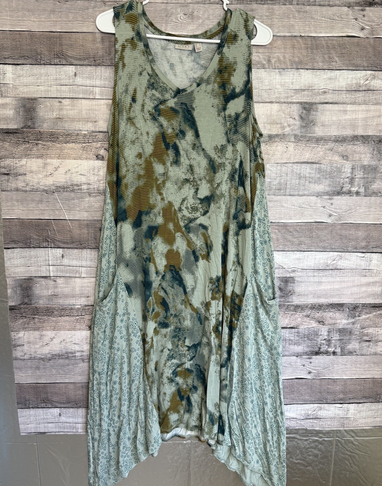 LOGO By Lori Goldstein Floral Maxi Dress M Sleeveless Stretch Pockets Green