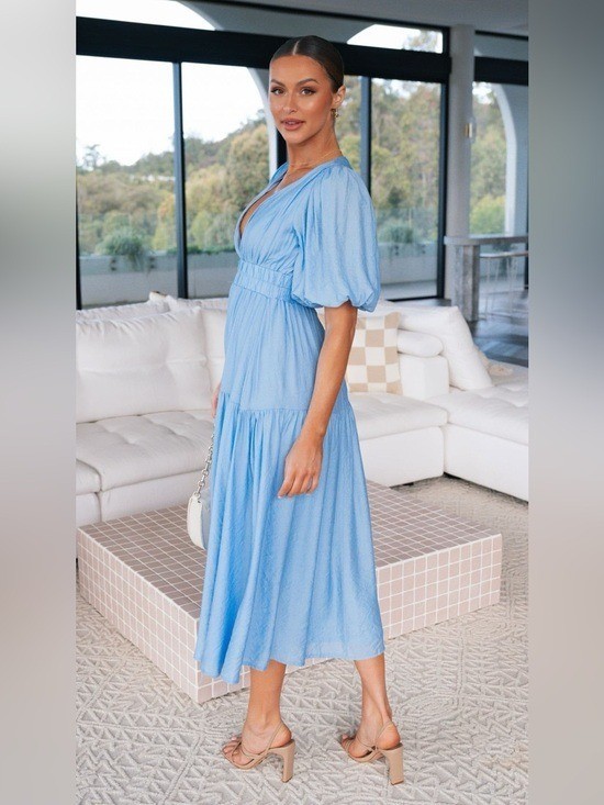 NEW Billy J Erin Tiered Plunge V Neck Midi Dress in Sky Blue Size 8 NWT $110