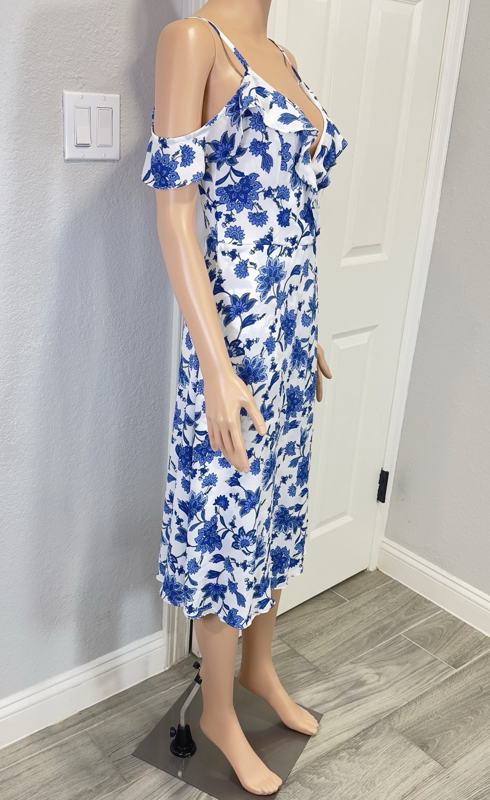 Lulus Arise Blue White Floral Off Shoulder Midi Dress Women’s Small NWT Wedding