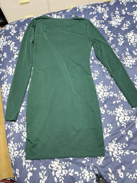 Women’s Green Solid Square Neck Long Sleeve Bodycon Mini Dress Size M.
