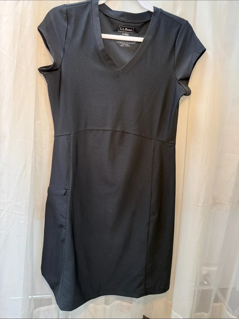 L.L. Bean Black Performance V-Neck Cap Sleeve Women’s Small Dress with Pockets