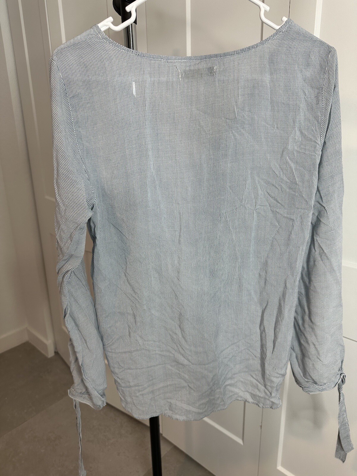 set of 5 pieces,blouses, dresses, multi-brand, multi-colored. size M. (C79)