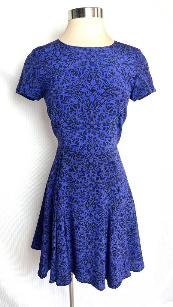 YUMI KIM Size S Blue Silk Print Fit and Flare Short Sleeve Dress S