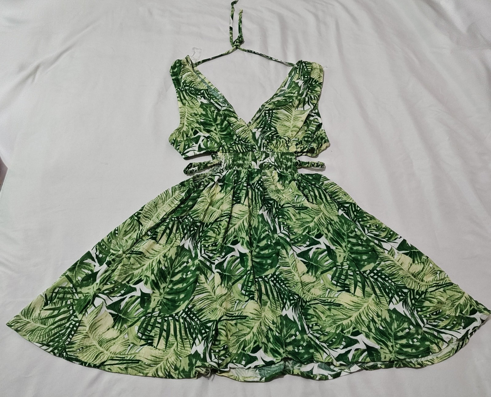 Justify Fit & Flare Mini dress Cut Out Waisted Women’s Size Medium Green Stretch