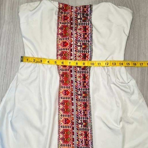 Roxy White Strapless Smocked Top Embroidered Tribal Border Dress L G G