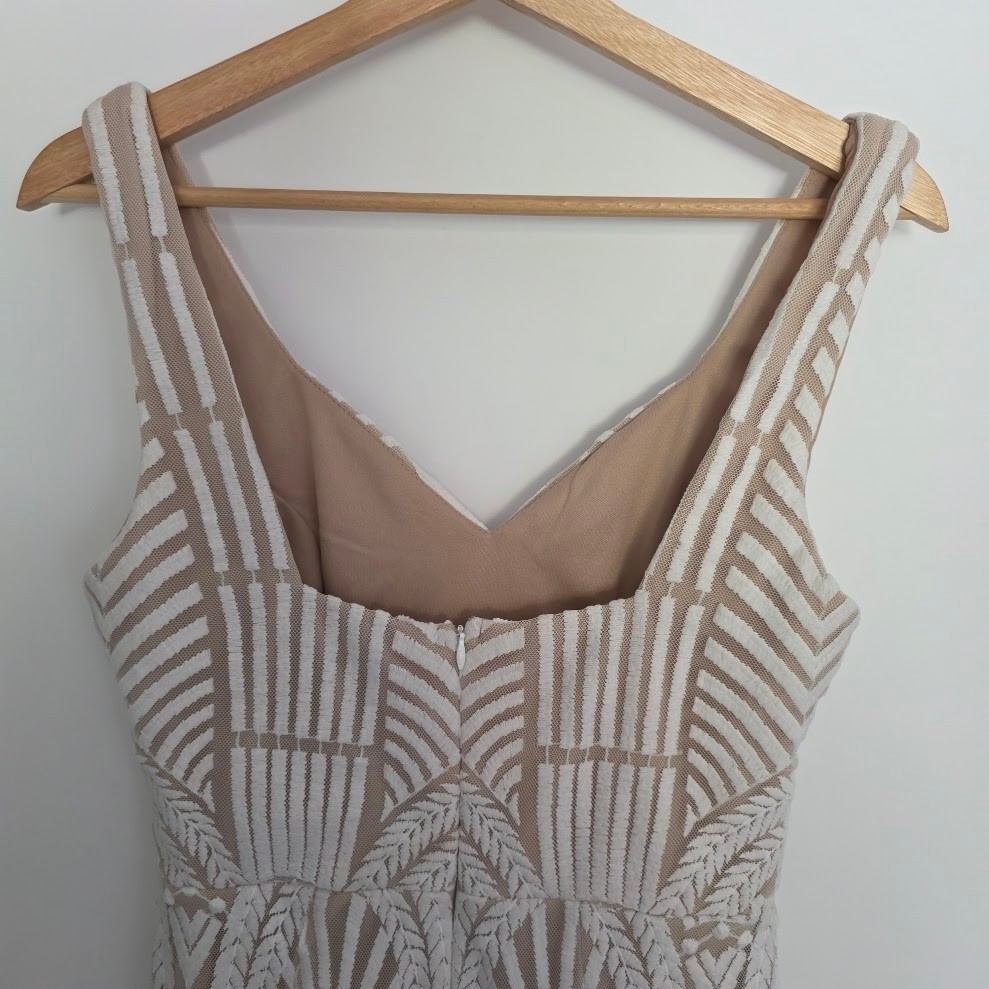 Hello Molly White Lace Overlay Bodycon Mini Dress V Neck Sleeveless Size S US 4