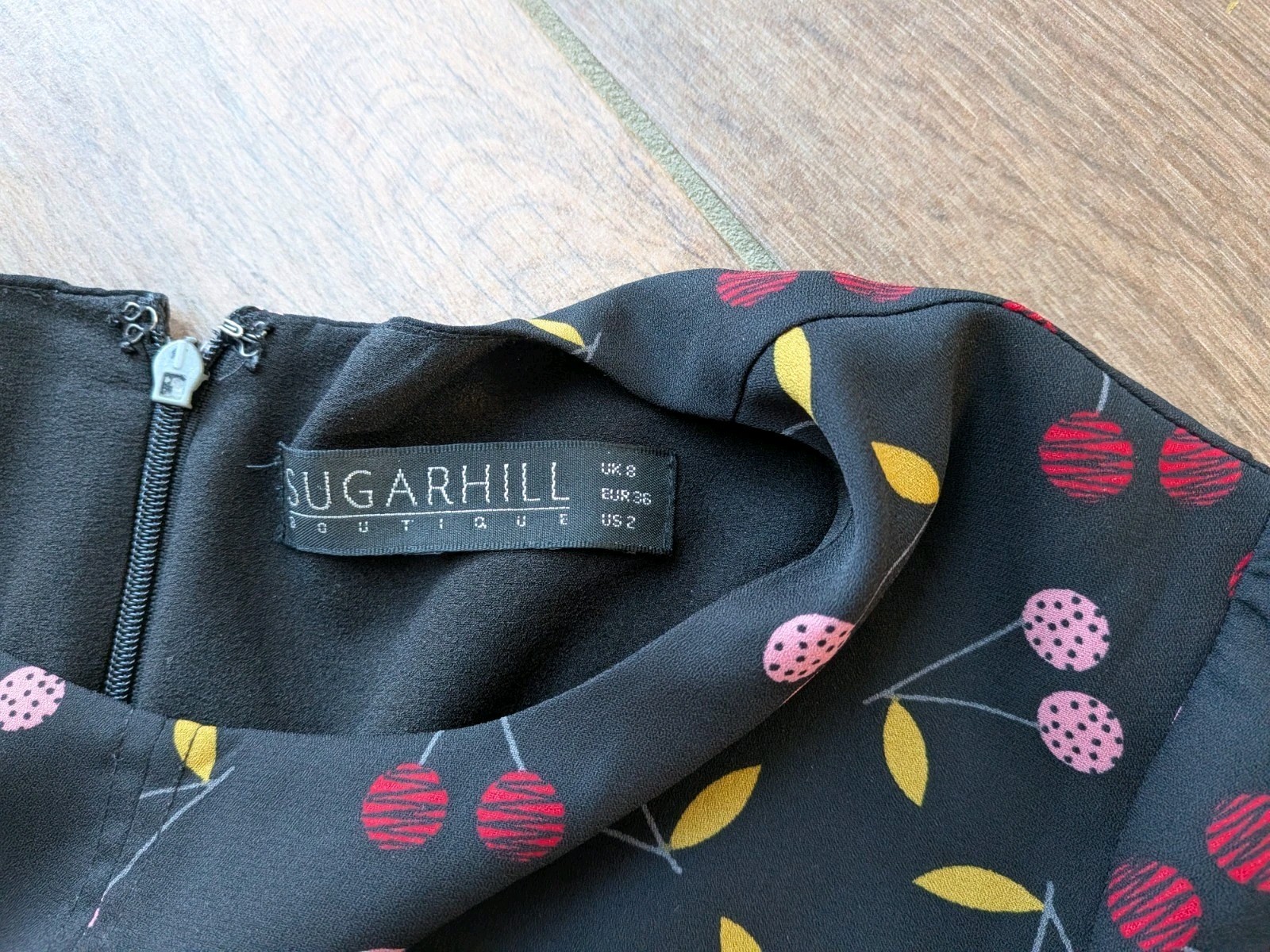 Sugarhill Boutique Casey Cherry Shift Lined Short Sleeve Dress – UK Size 8