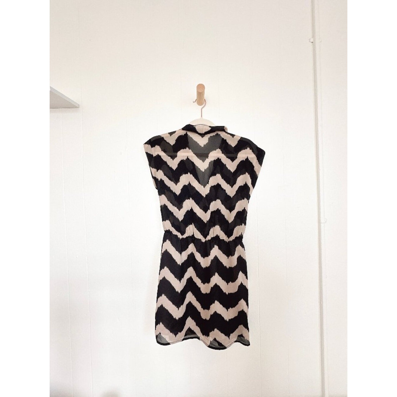 Collective Concepts Black Beige Chevron Print Romper Dress Small XS
