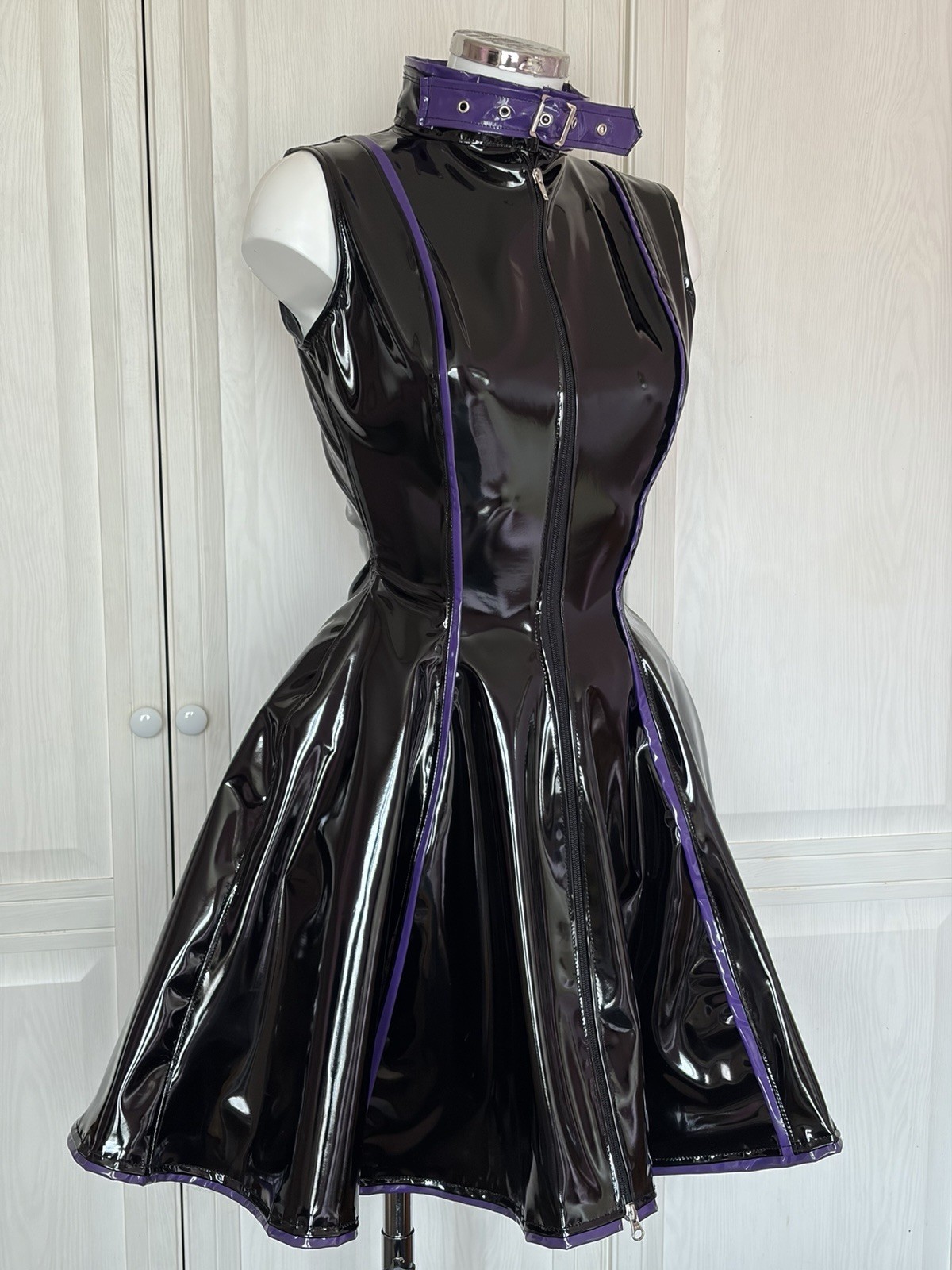 Misfitz black & purple PVC buckle skater dress, two way zip. SIZE 18. CD Sissy