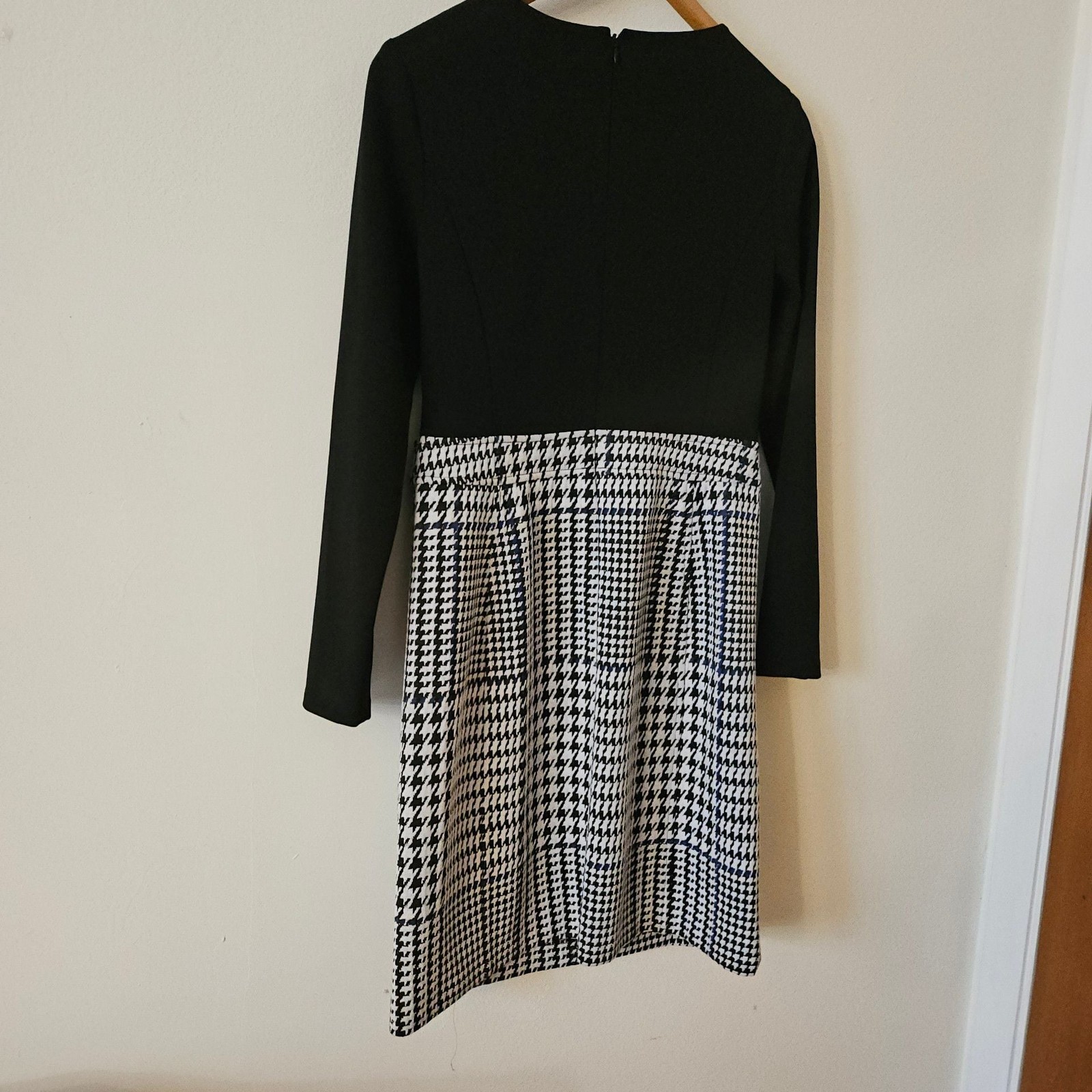 DKNY Long Sleeve Button-Trim Houndstooth Sheath Dress