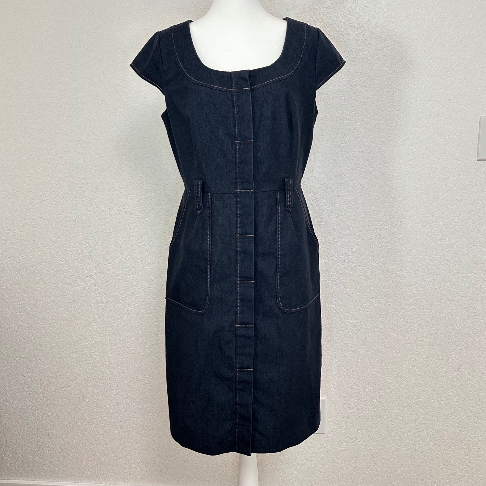 Sandra Darren Denim Sheath Dress Womens 10 Blue Dark Wash Cap Sleeve Knee Length