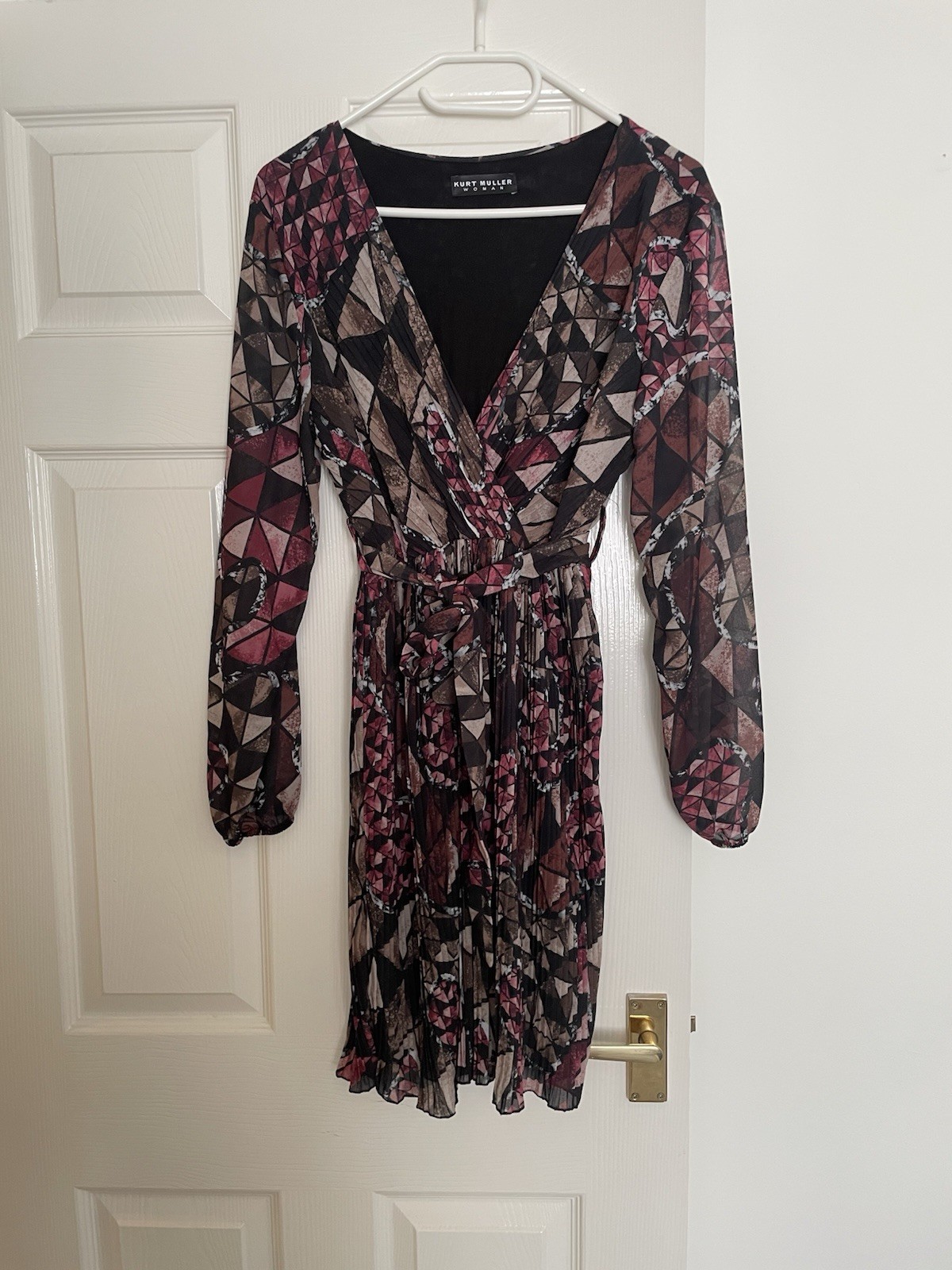 Kurt muller women’s short wrap dress, geometric pattern, pleated skirt, size M