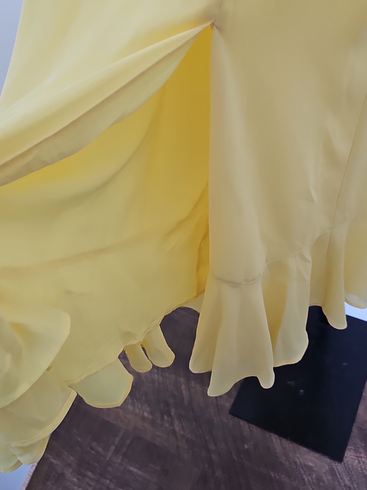 NWT Lulus Summer Invite Yellow Tie Strap Tiered Midi Dress Women’s Small sundres