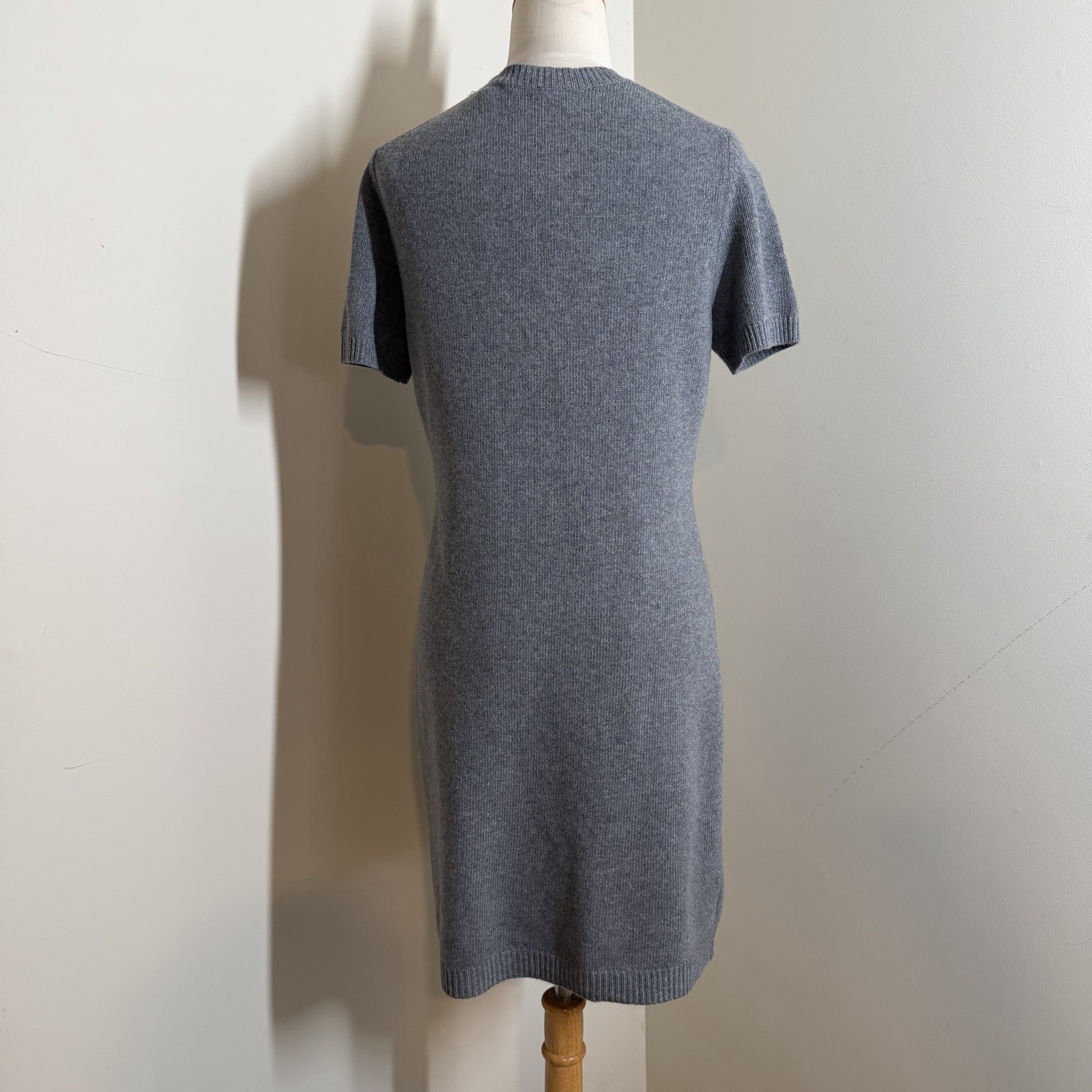 Theory Grey Wool & Cashmere Blend Fabric -SZ M- Short Sleeve Knit Dress Stretch