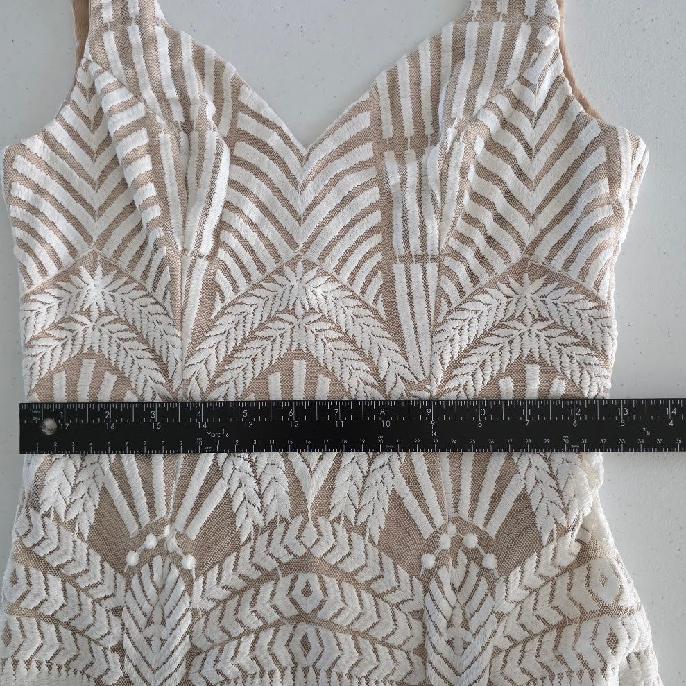Hello Molly White Lace Overlay Bodycon Mini Dress V Neck Sleeveless Size S US 4