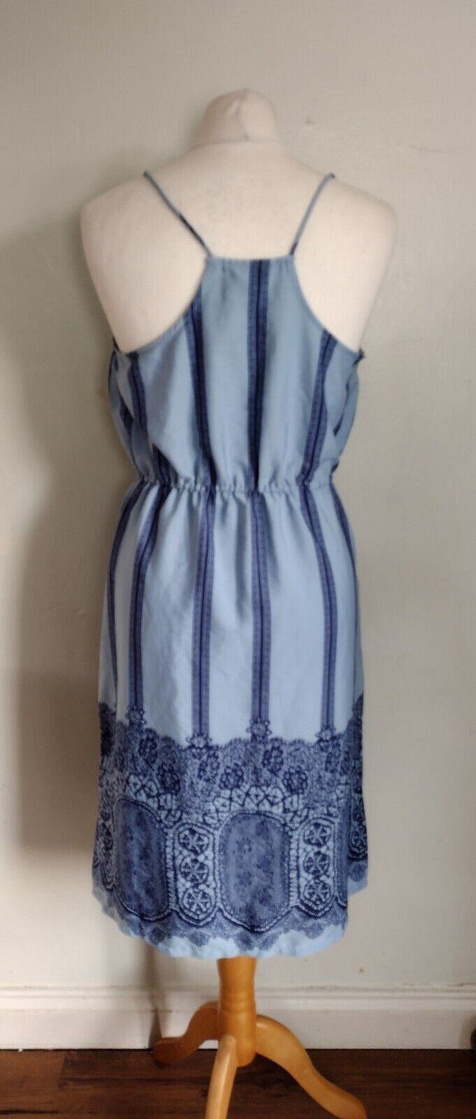 KUSHI Size 10 Light BLUE Pattern Lightweight Sleeveless DRESS