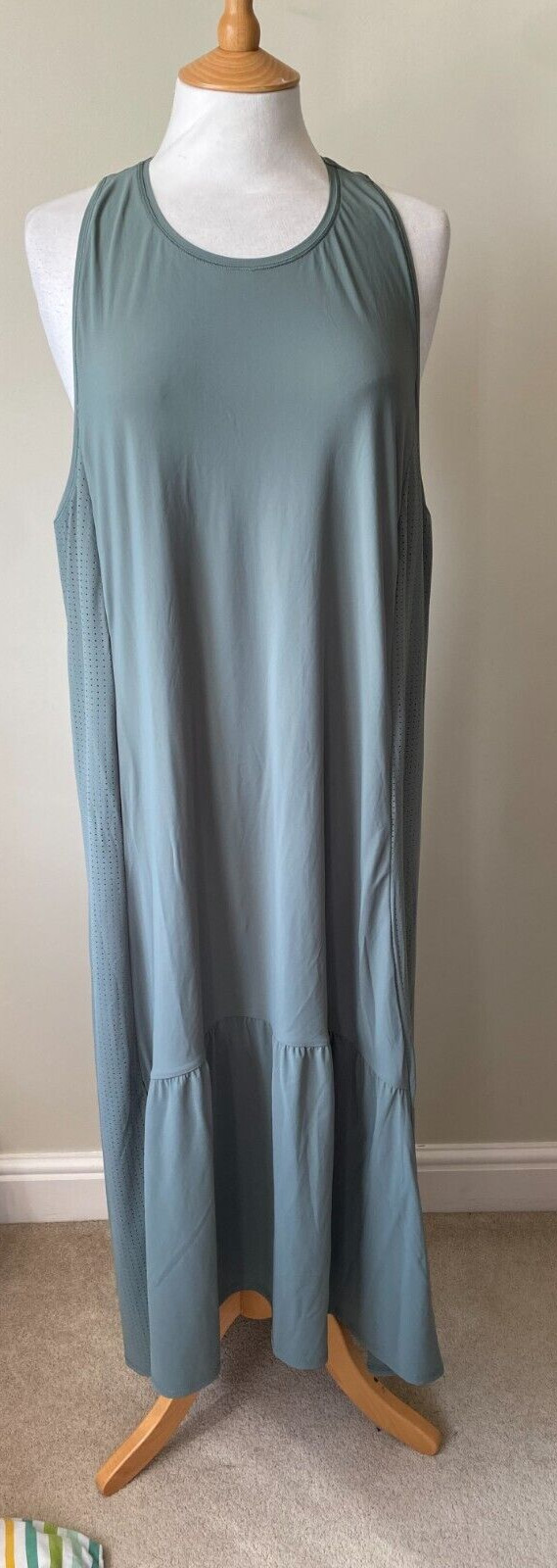 Sweaty Betty Explorer Ace Midi Dress Size XXL 18 khaki lightweight breathable