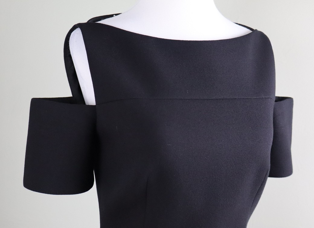BOSS HUGO BOSS $595 Denaka Cold Shoulder Solid Black Sheath Dress Size US 2