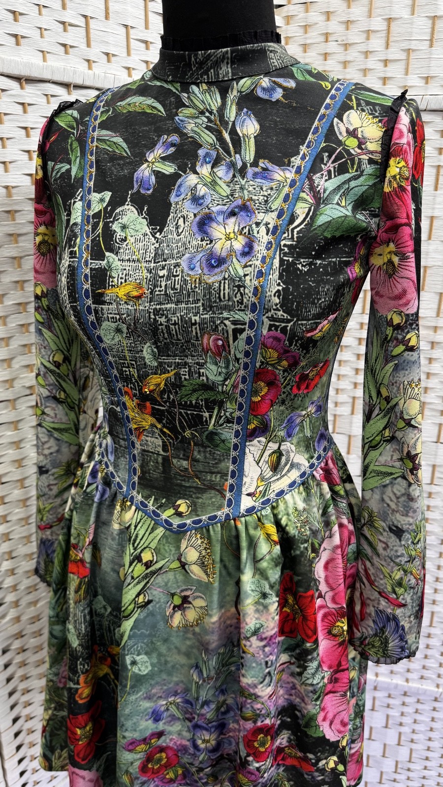 Michal Negrin Elegant Floral And Crystals Dress Size – 36 – NWT