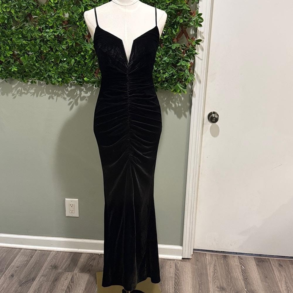 Stunning Invitation Black Velvet Ruched Dress