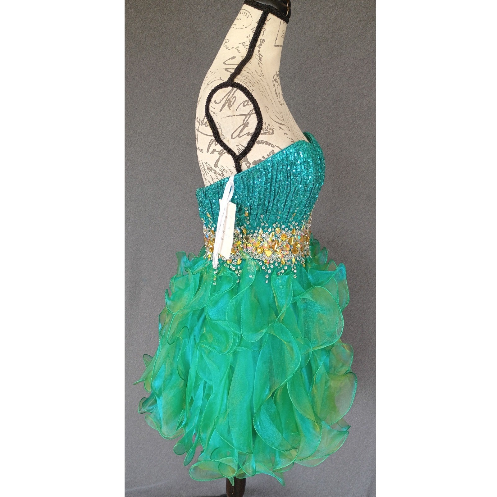 Cinderella Green Sequin Beaded Ruffle Homecoming Dress Size 10 Party Formal Prom