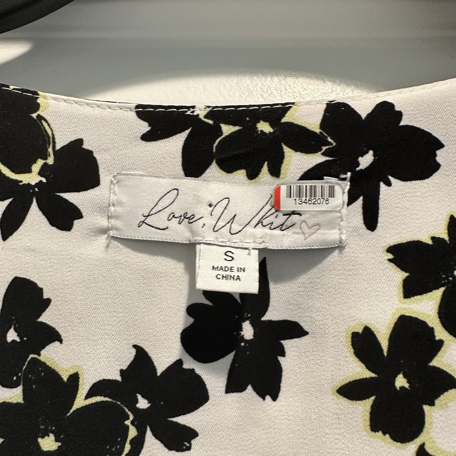 Love, Whit White Black Floral Short Sleeve Wrap Midi Dress Women’s Size Small S