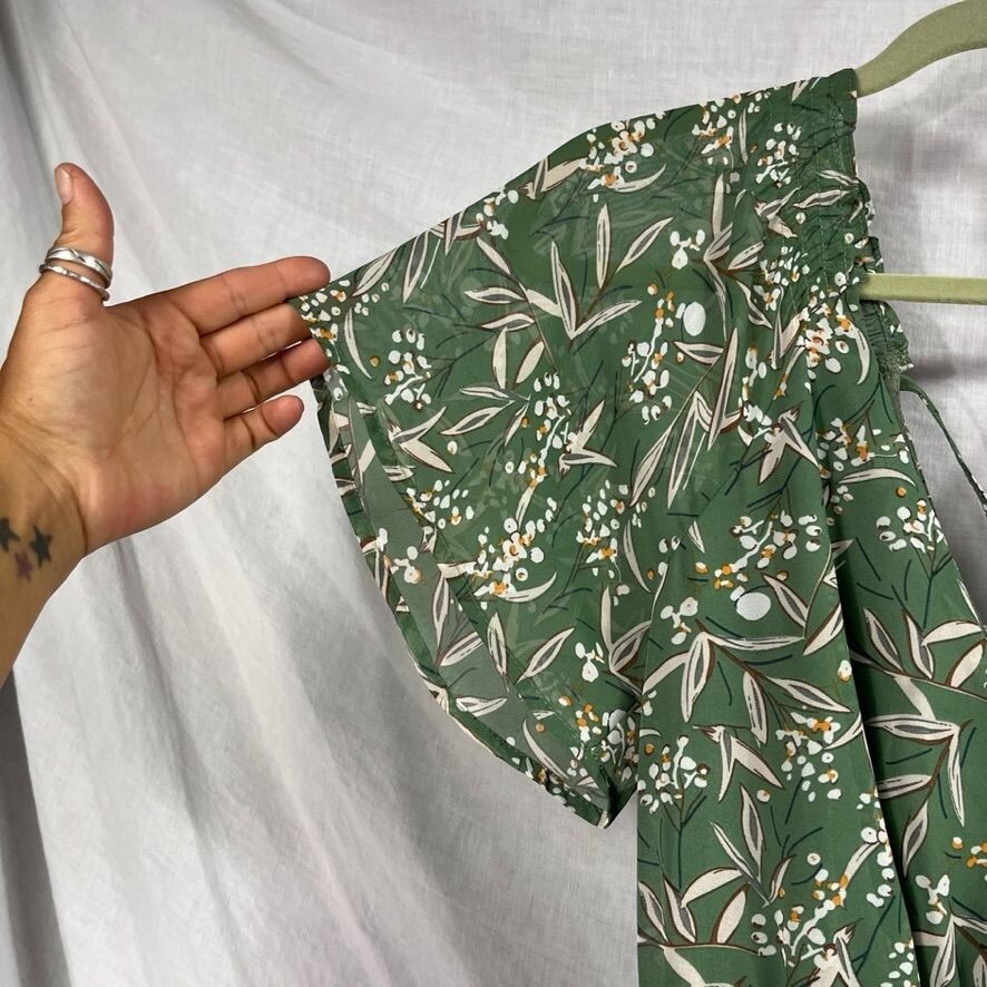 Lush Wrap Top Flutter Sleeve Midi Dres Womens S Sage Green Floral Tiered Ruffle
