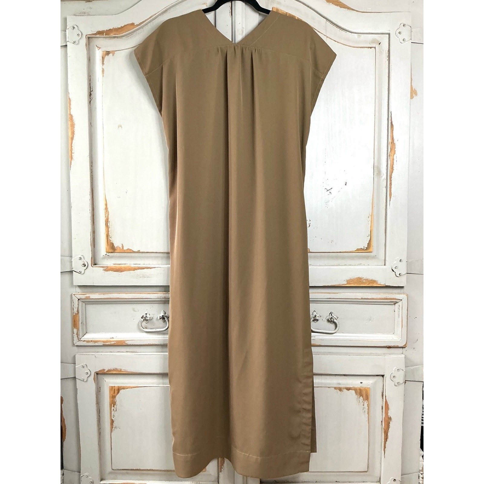 SSYS The Label | Light Mocha Midi Shift Dress V Neck Cap Sleeve Minimalist Small
