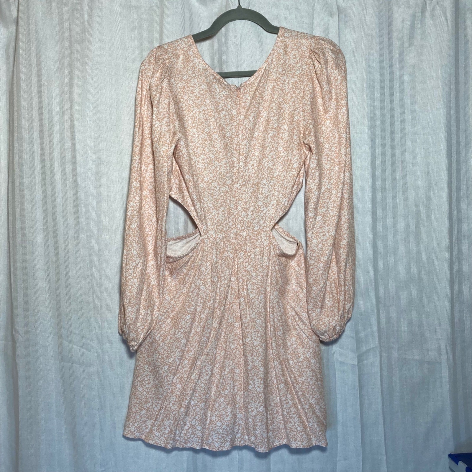 Forever 21 Peach Floral Cutout Ring Mini Dress Long Puff Sleeve M Boho Festival