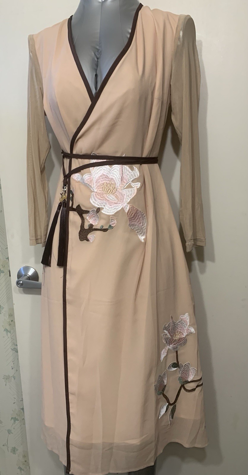 Hanfu dress beautiful embroidered flower Tassel bge Note: use ebay disc4Ad disc!
