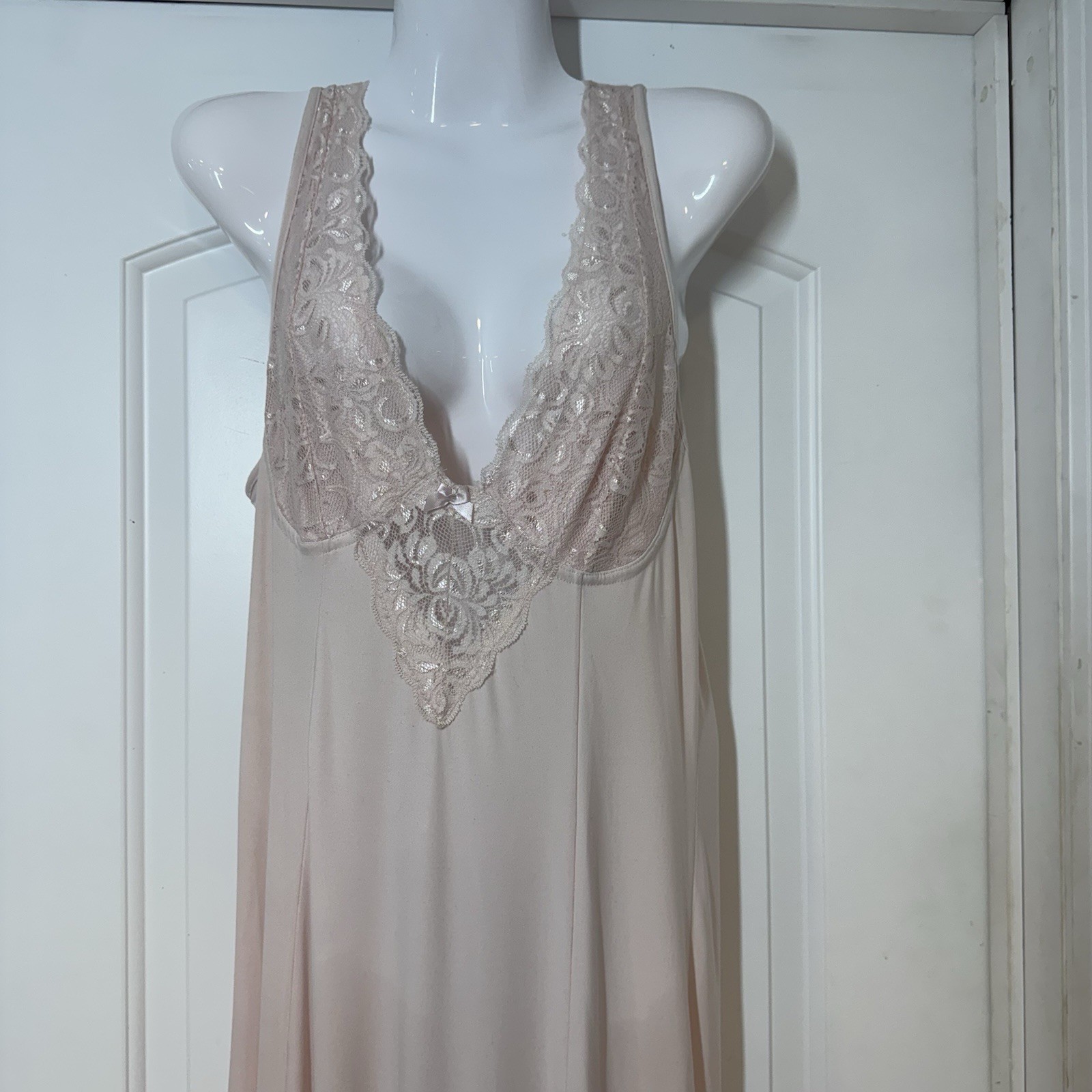 Soft Surroundings Lingerie Slip Dress Womens M Pink Feminine Classic Sexy Plunge
