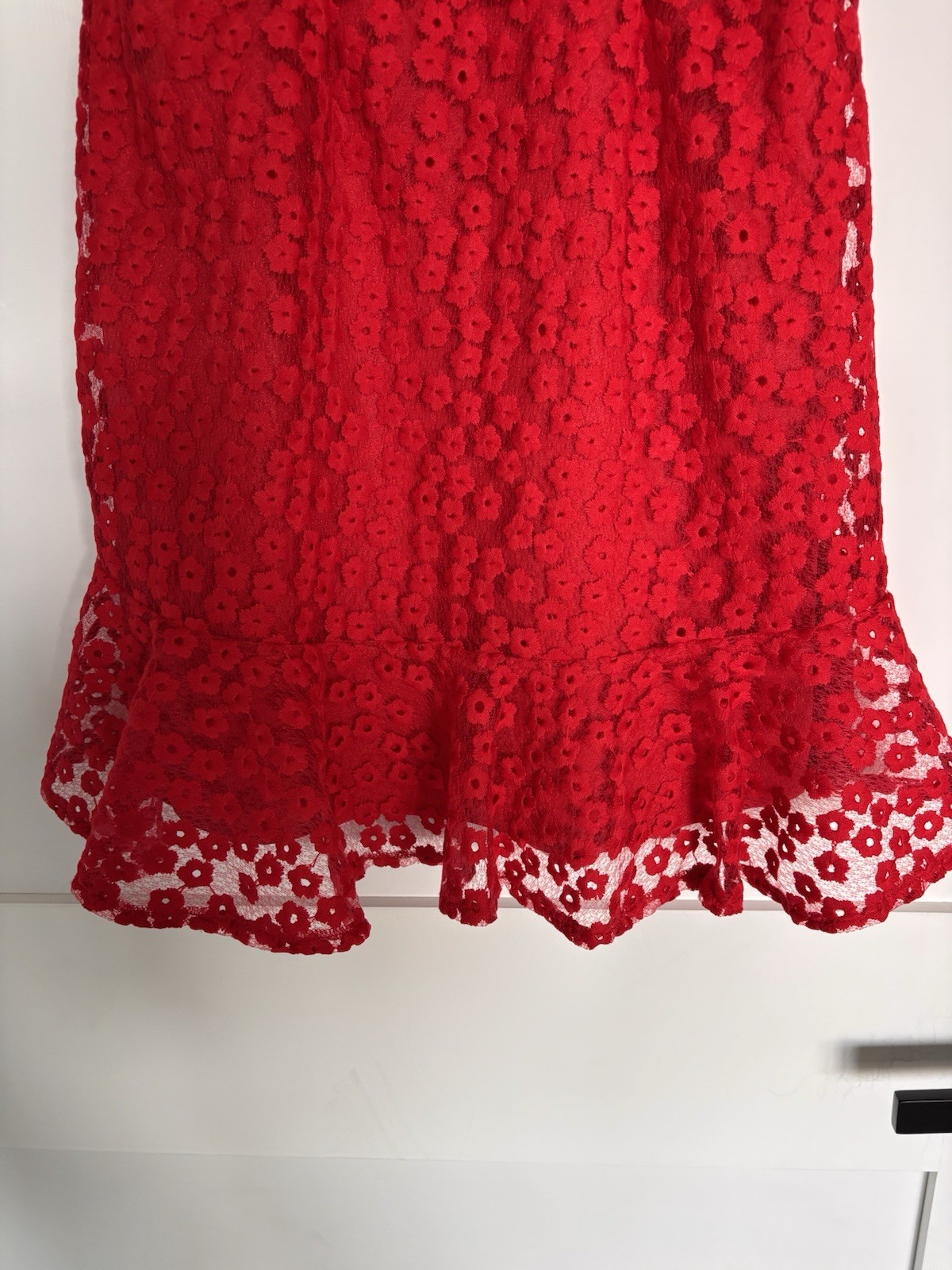 SAINTS + SECRETS Red Floral Lace Scoop Neck Strappy Ruffle Zip Mini Dress M