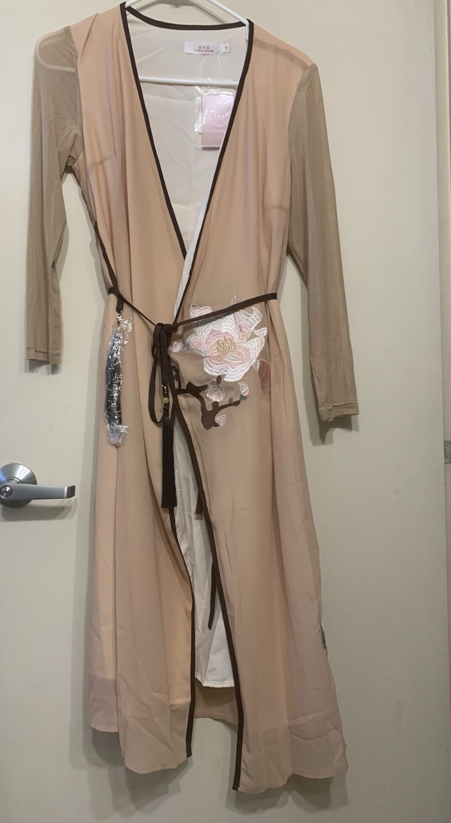 Hanfu dress beautiful embroidered flower Tassel bge Note: use ebay disc4Ad disc!