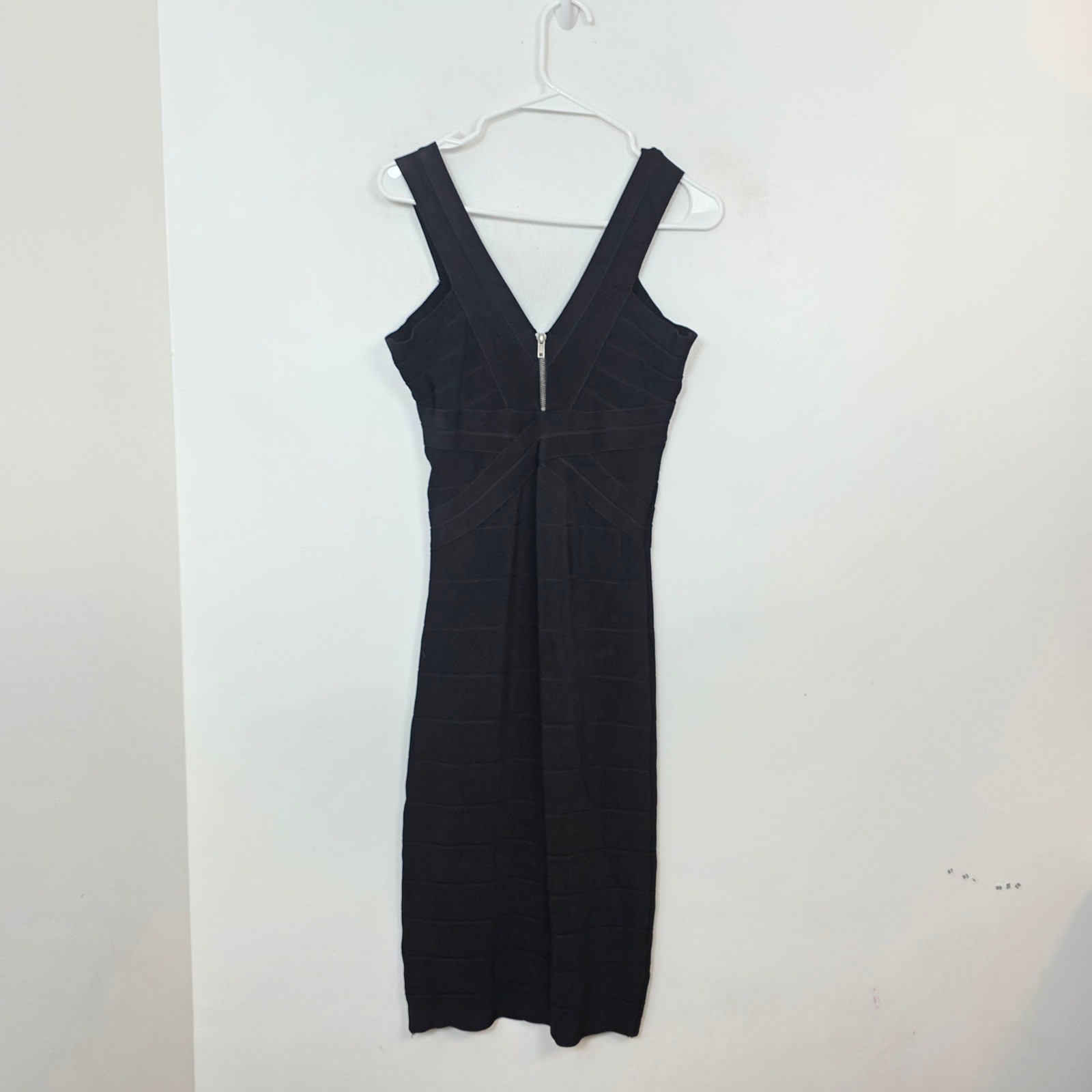 Venus Black Bandage Bodycon V-Neck Sleeveless Sexy 2010’s Club Midi Dress Small