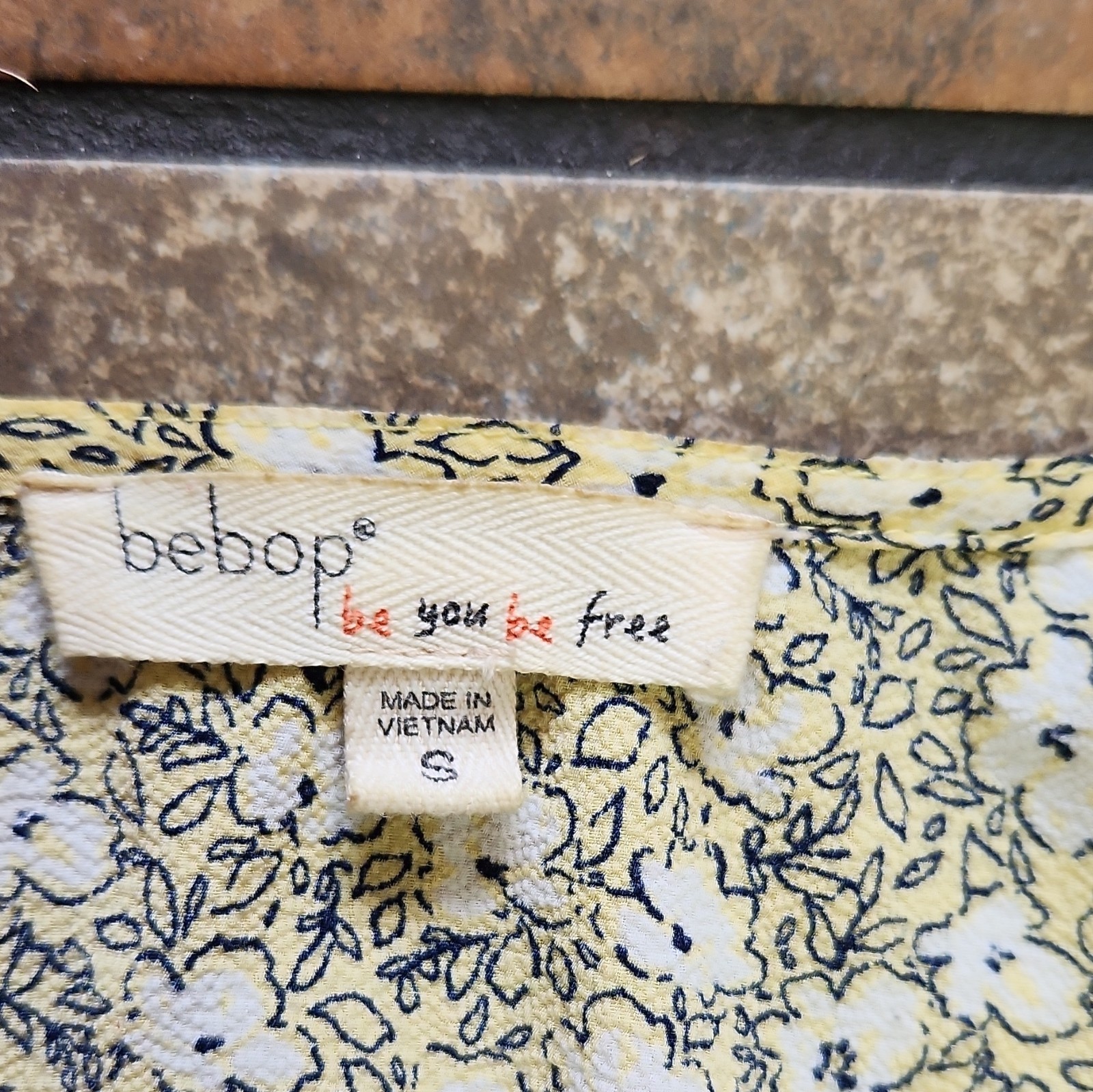 Bebop Yellow Floral V-Neck Long Sleeve Shift Mini Dress Women’s S