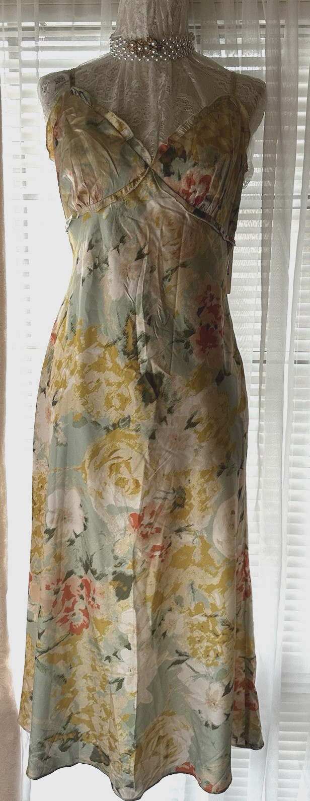 ALL ABOUT MAY SATIN WHIMSICAL HONEYMOON FLORAL TIE BACK FLOWY SLIP DRESS SZE8US