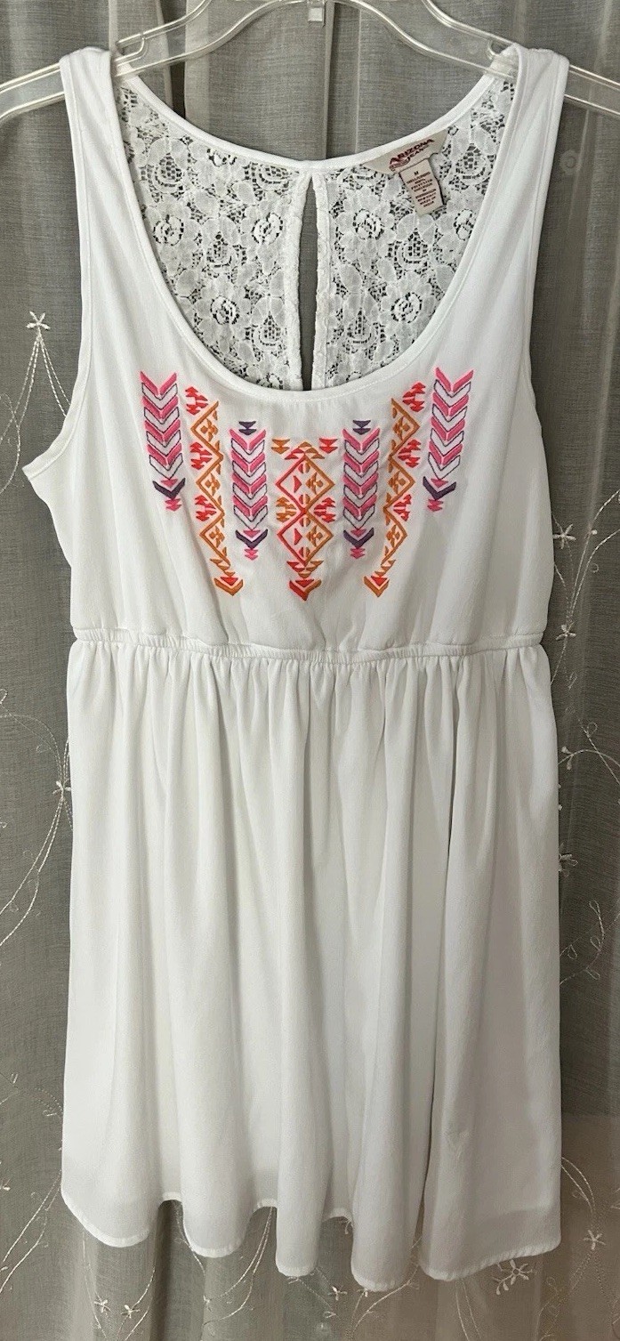 ARIZONA JEAN CO. Womens White Dress Lined w Brightly Embroidered Front, Sz M~